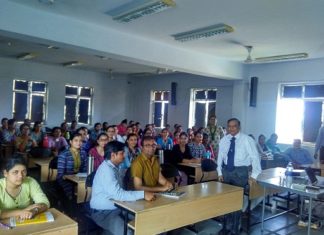 Prof Joy Mukhopadhyay Talks on Colour Science & Technology at Banasthali — Banasthali