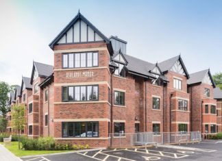 New prestigious Ashlands Manor care home chooses Gainsborough baths to enhance luxurious service — Gainsborough Specialist Bathing