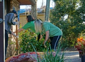 United Way Volusia-Flagler Deploys Volunteers for Make a Difference Day — United Way Volusia-Flagler Counties